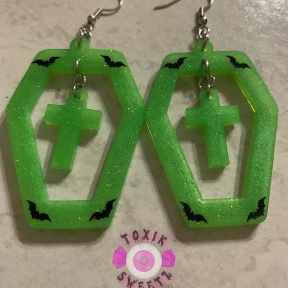 Dead Inside Drop Earrings - Picture 2 of 4